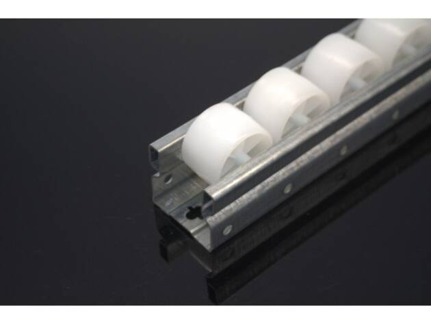 Rollenrail - stalen behuizing 40mm - witte gebogen kunststof rol - lengte 4m